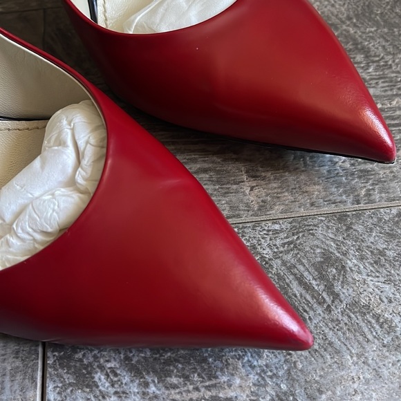 Louis Vuitton Red Stilettos size 41 - Picture 5 of 9